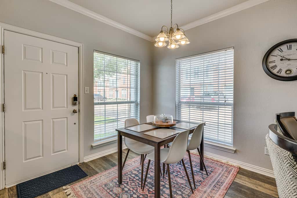 Central College Station Townhome w/ Community Pool