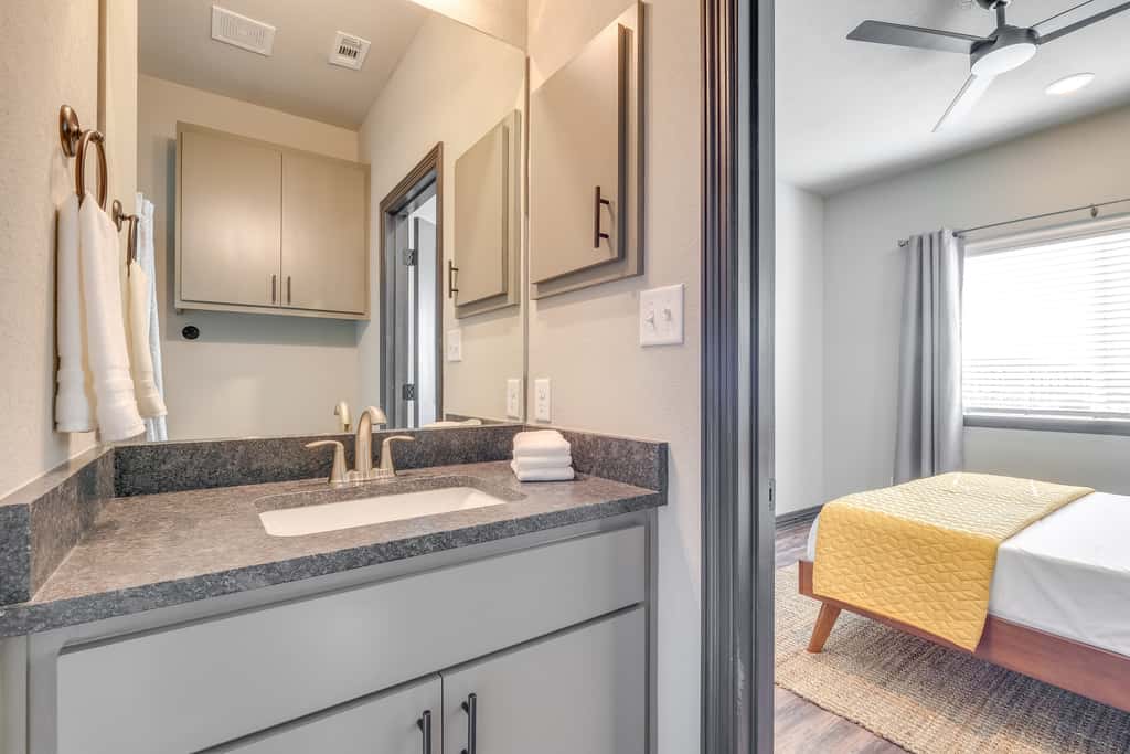 'Corner Hideaway' 3 Mi to Texas A & M
