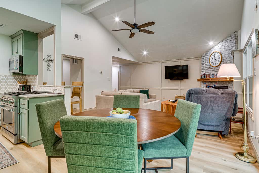 4 Mi to Texas A&M! Cozy Home Away From Home