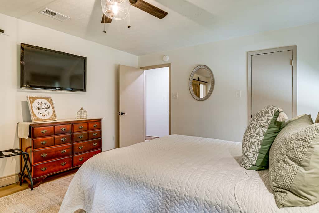 4 Mi to Texas A&M! Cozy Home Away From Home
