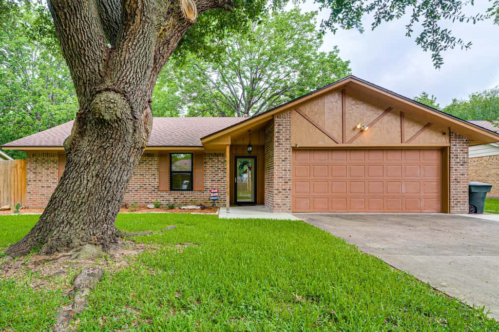 4 Mi to Texas A&M! Cozy Home Away From Home