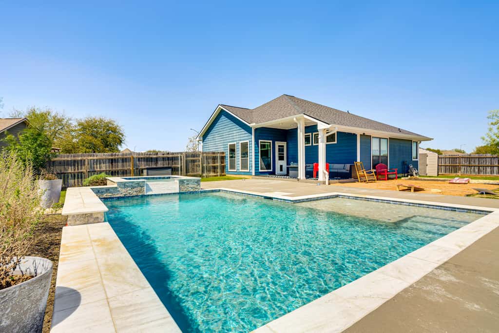 Private Pool & Hot Tub: 'Wild Horse' Home!
