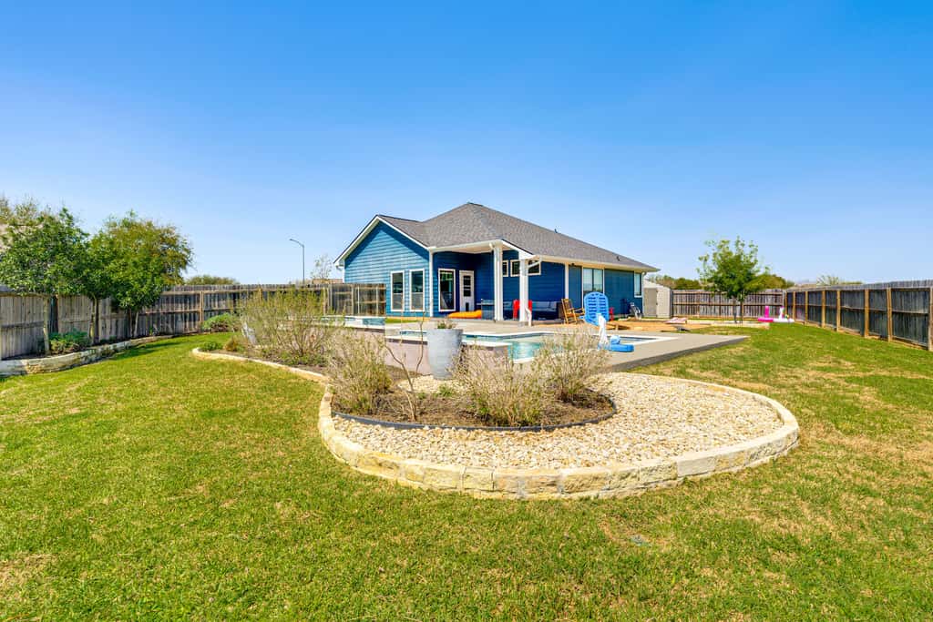 Private Pool & Hot Tub: 'Wild Horse' Home!