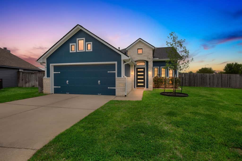 Private Pool & Hot Tub: 'Wild Horse' Home!