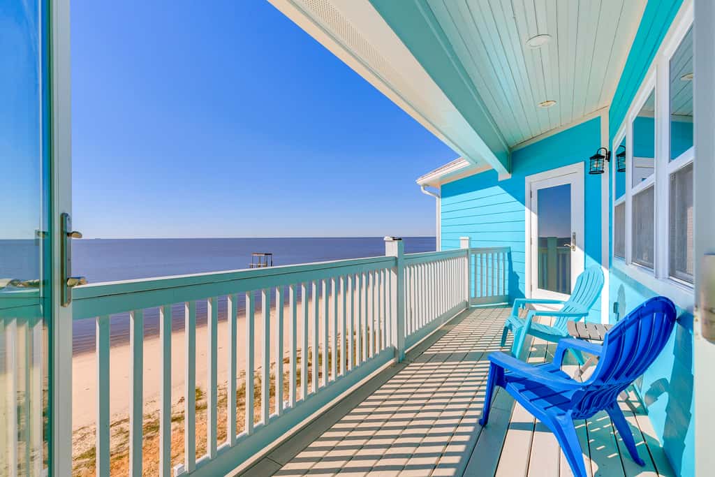 Ocean Springs 'Magnolia Beach House' on Pvt Beach!