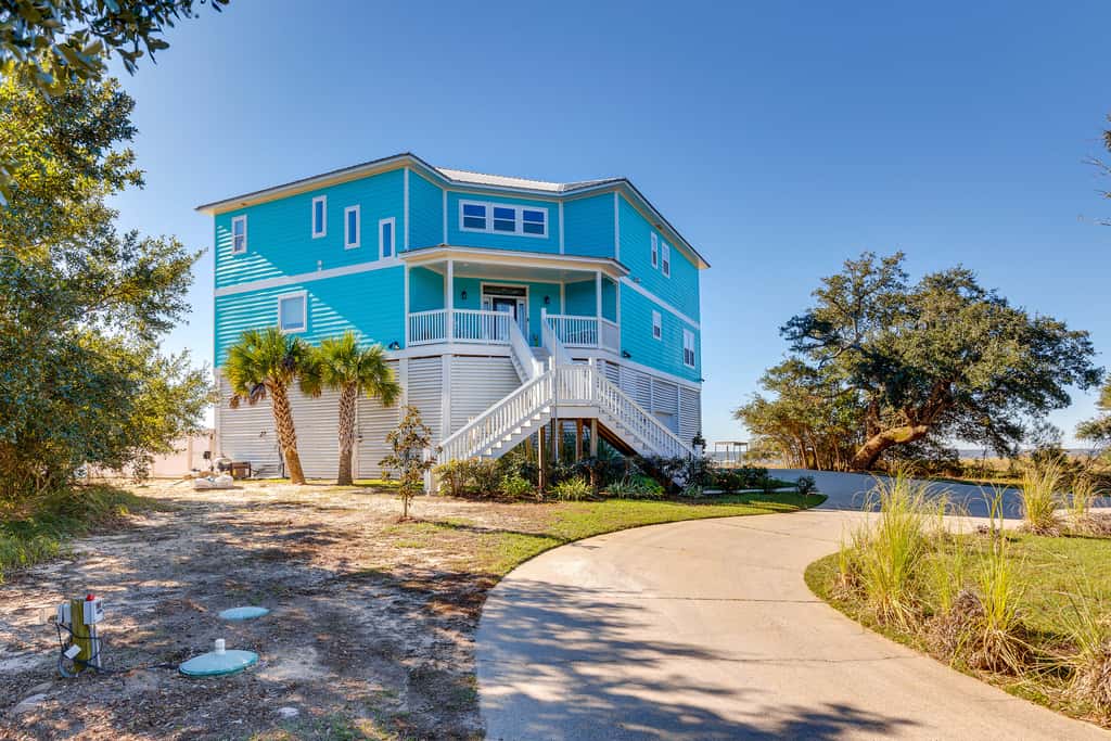 Ocean Springs 'Magnolia Beach House' on Pvt Beach!