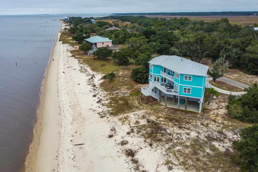 Ocean Springs 'Magnolia Beach House' on Pvt Beach!