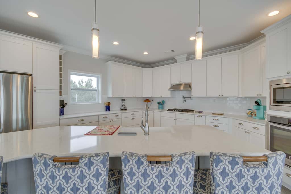 Ocean Springs 'Magnolia Beach House' on Pvt Beach!