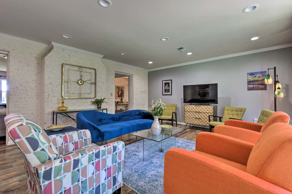 Ocean Springs Home - Walk to Beach & Downtown!