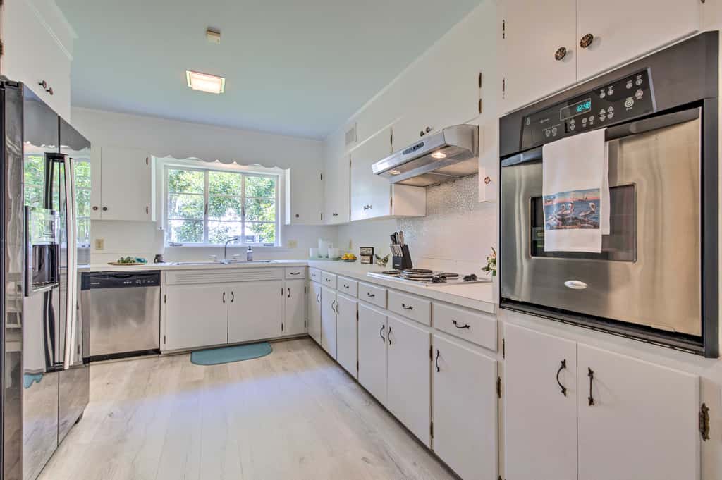 Ocean Springs Home - Walk to Beach & Downtown!