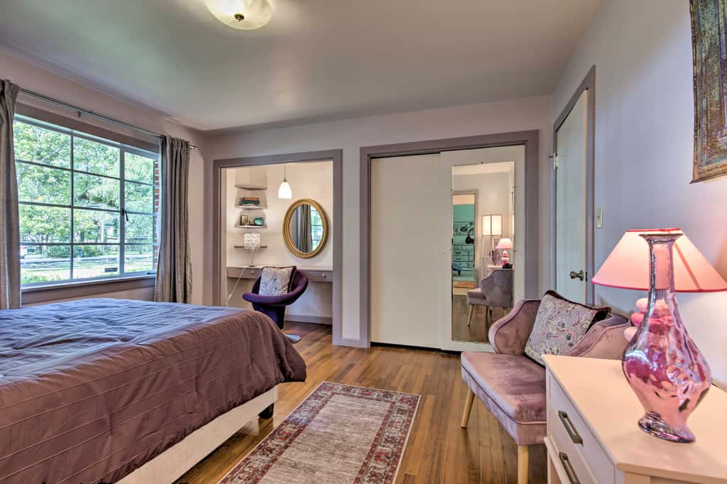 Ocean Springs Home - Walk to Beach & Downtown!