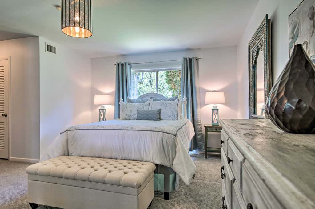 Ocean Springs Home - Walk to Beach & Downtown!