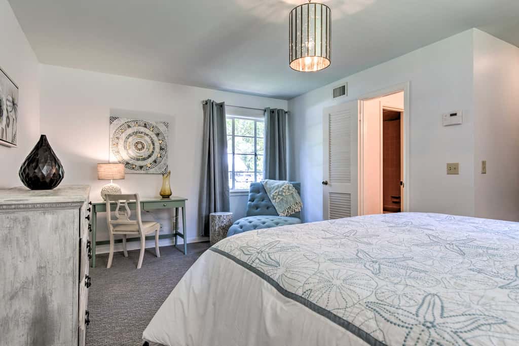 Ocean Springs Home - Walk to Beach & Downtown!