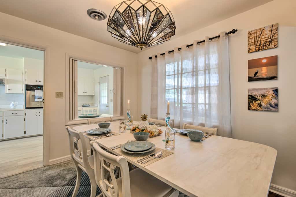 Ocean Springs Home - Walk to Beach & Downtown!