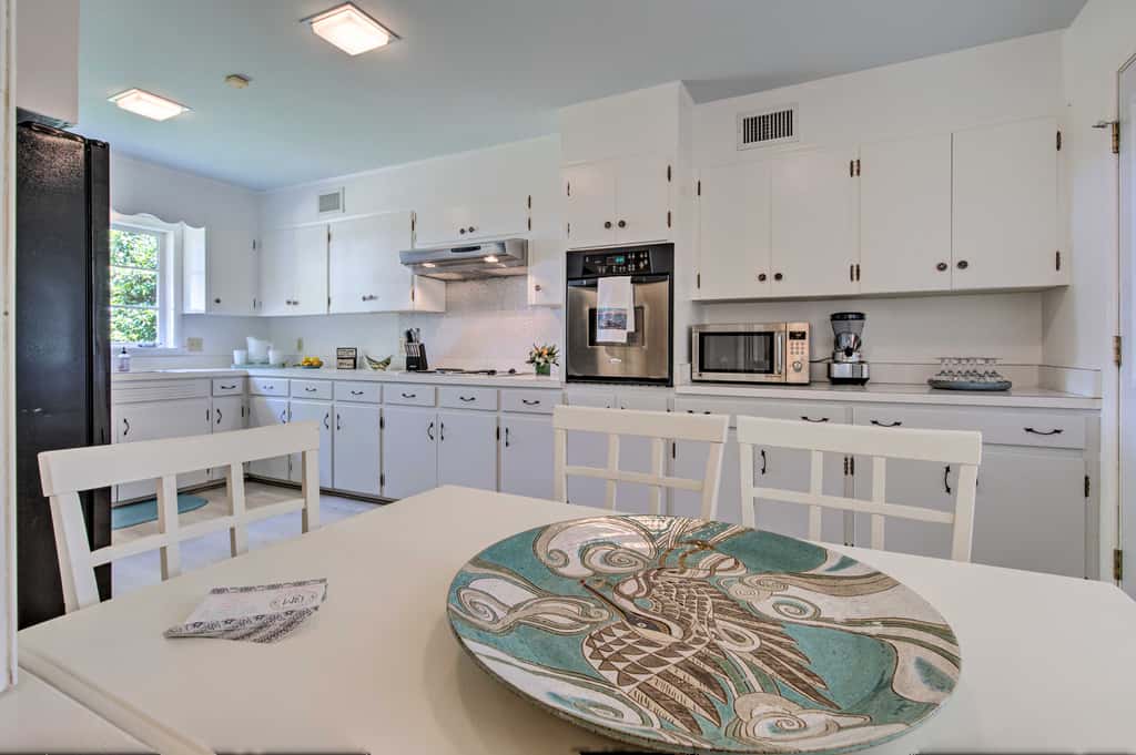 Ocean Springs Home - Walk to Beach & Downtown!