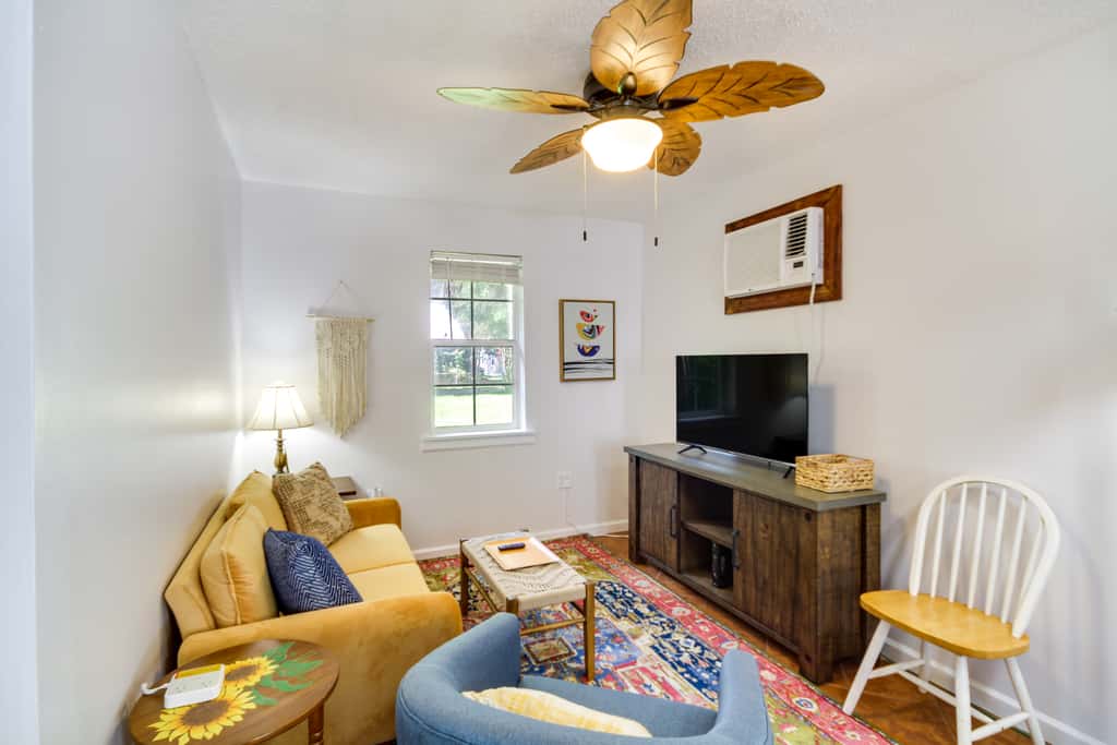 Charming Dtwn Retreat: 1 Mi to Ocean Springs Beach