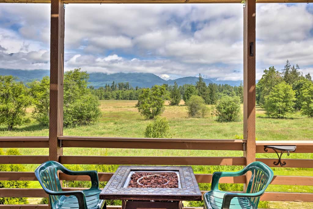 51 Mi to Mt Rainier: Mtn-View Escape on 8 Acres!