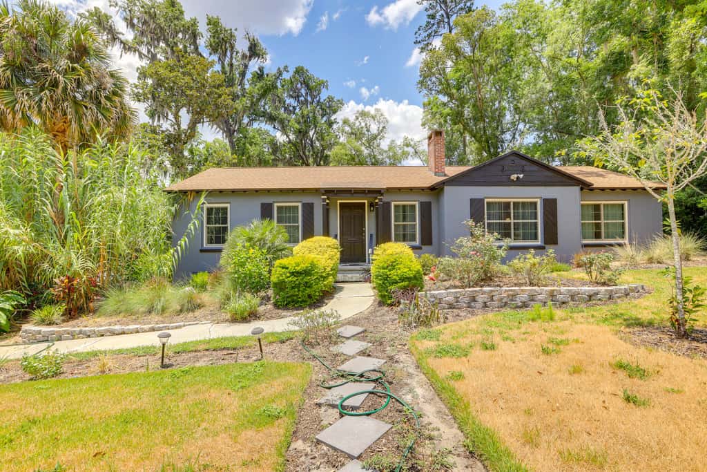 Cozy Gainesville Home ~ 1 Mi to University!