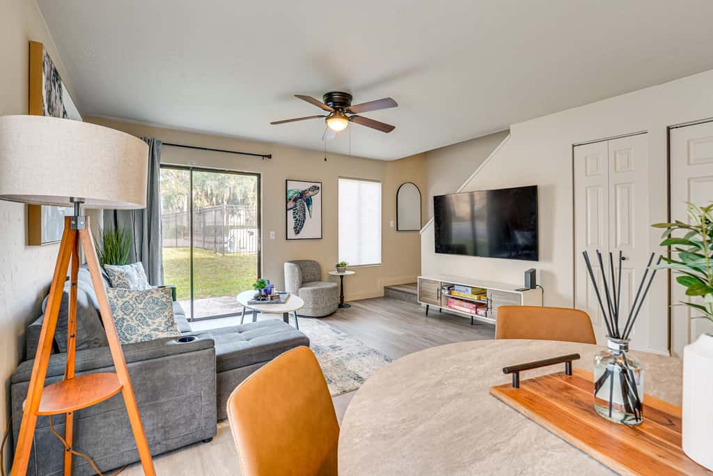 2 Mi to UF Campus: Modern Condo w/ Pool Access!