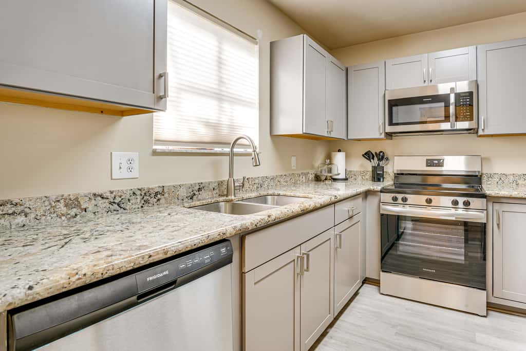 2 Mi to UF Campus: Modern Condo w/ Pool Access!