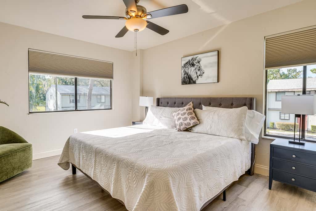 2 Mi to UF Campus: Modern Condo w/ Pool Access!