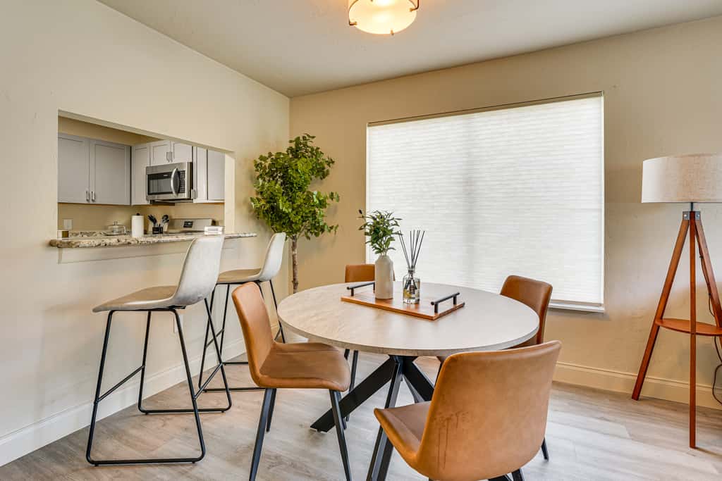 2 Mi to UF Campus: Modern Condo w/ Pool Access!