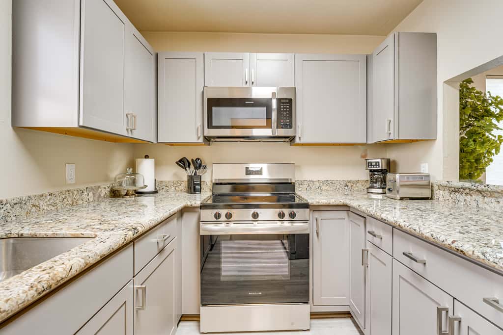 2 Mi to UF Campus: Modern Condo w/ Pool Access!