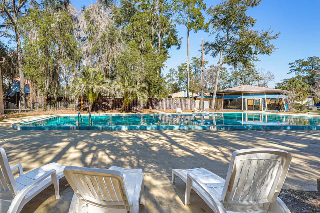 Pool Access! UF + Game Day Base in Gainesville