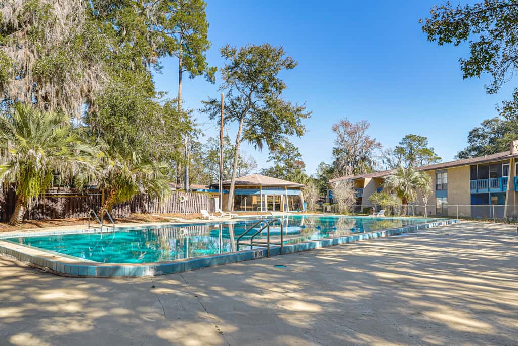Pool Access! UF + Game Day Base in Gainesville