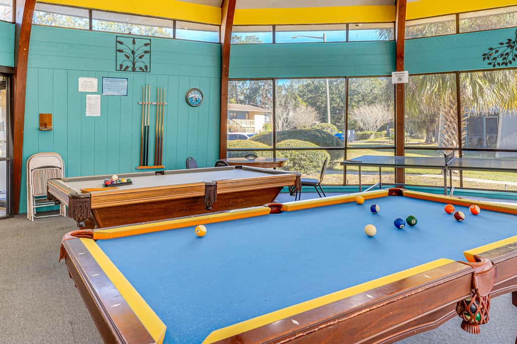 Pool Access! UF + Game Day Base in Gainesville