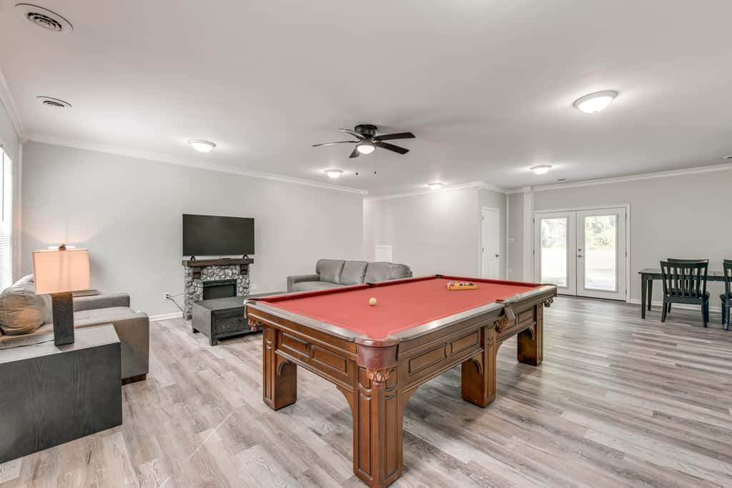 11 Mi to Fort Lee: 5-Acre Retreat w/ Scenic Views