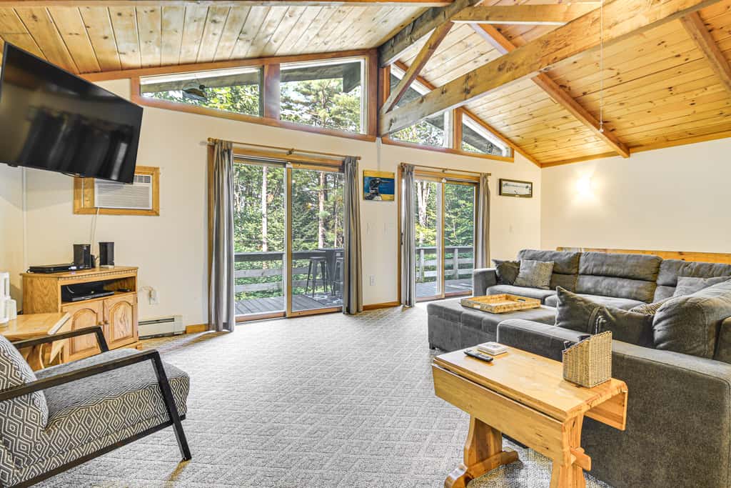 Peaceful Highland Lake Home w/ Kayaks, Dock Access