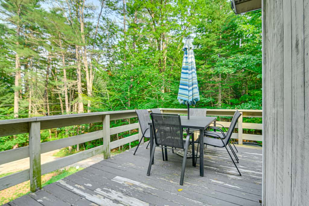 Peaceful Highland Lake Home w/ Kayaks, Dock Access