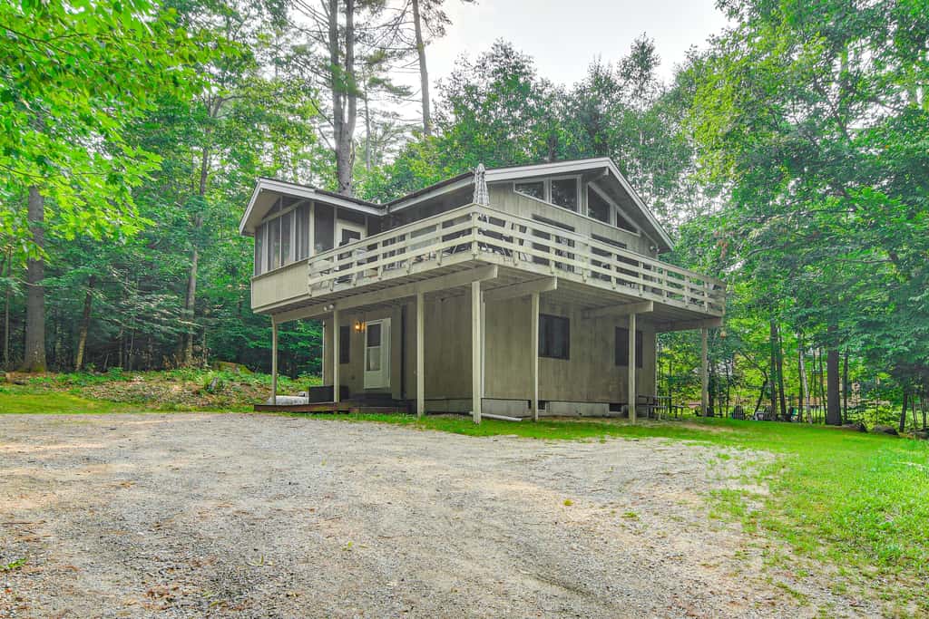 Peaceful Highland Lake Home w/ Kayaks, Dock Access