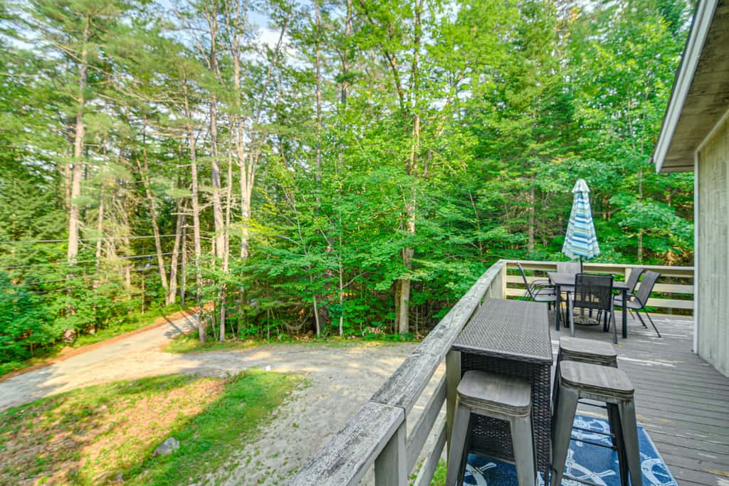 Peaceful Highland Lake Home w/ Kayaks, Dock Access