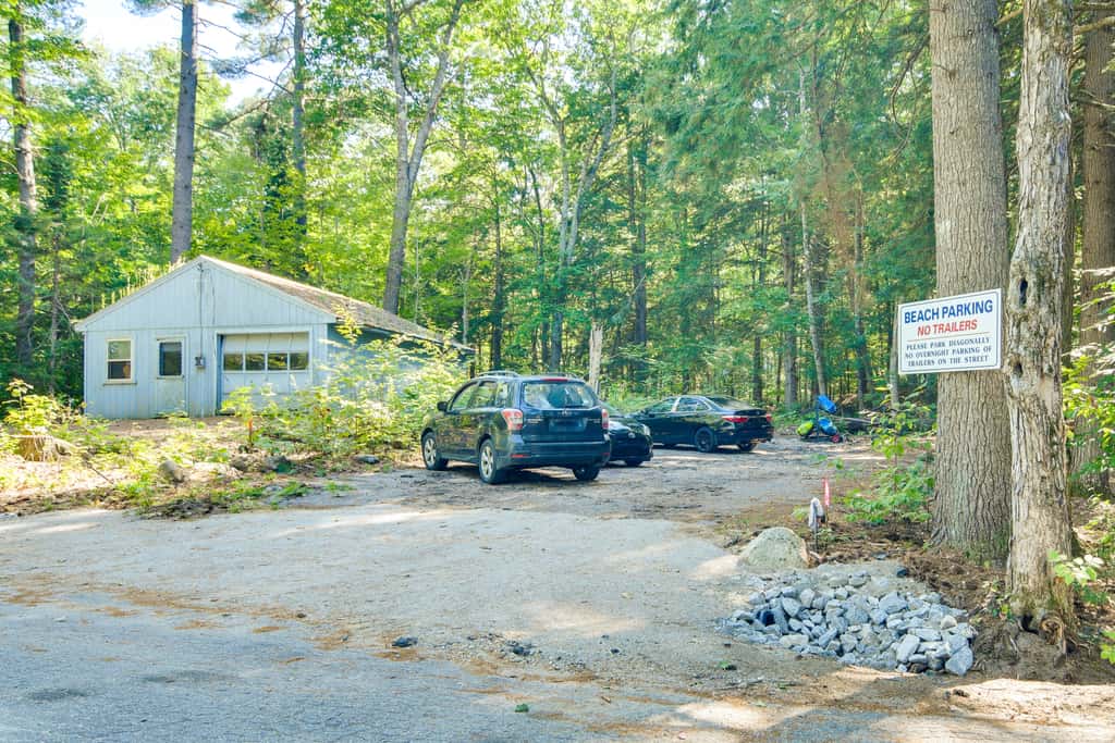 Peaceful Highland Lake Home w/ Kayaks, Dock Access