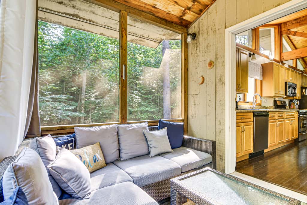 Peaceful Highland Lake Home w/ Kayaks, Dock Access