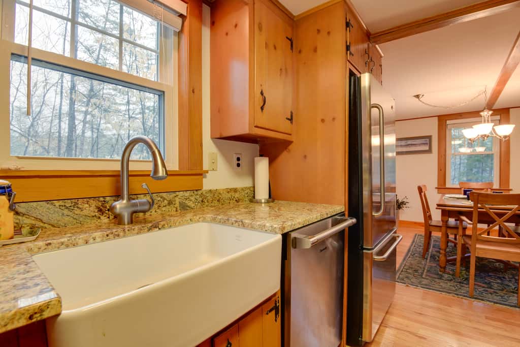 North Conway Home < Walk to Slopes at Cranmore!