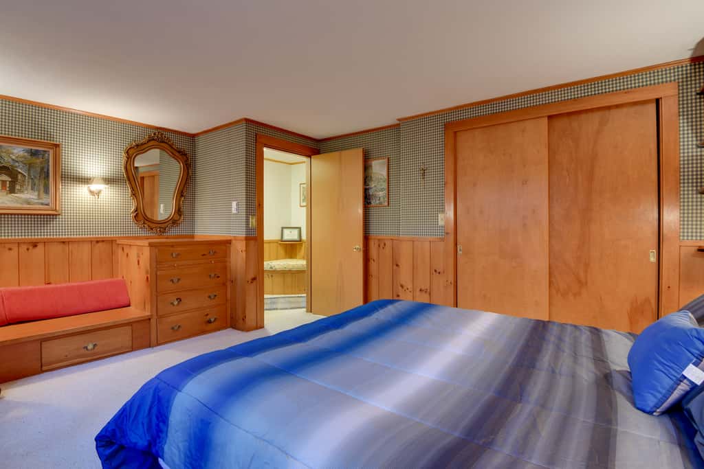 North Conway Home < Walk to Slopes at Cranmore!