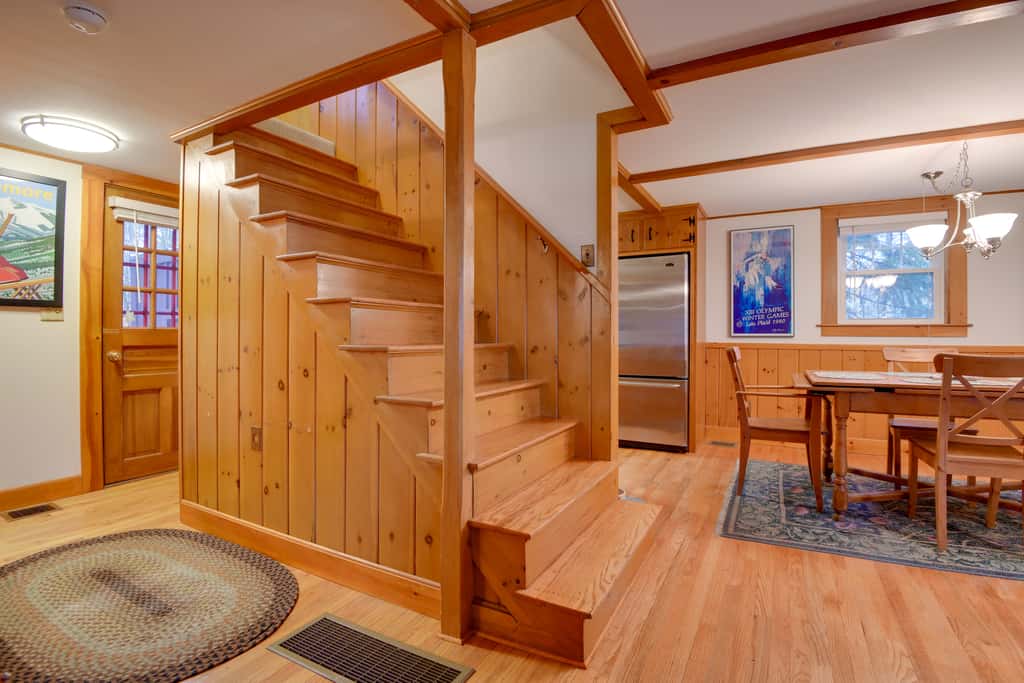 North Conway Home < Walk to Slopes at Cranmore!