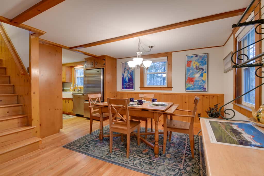 North Conway Home < Walk to Slopes at Cranmore!