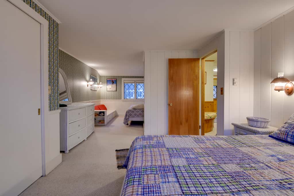 North Conway Home < Walk to Slopes at Cranmore!