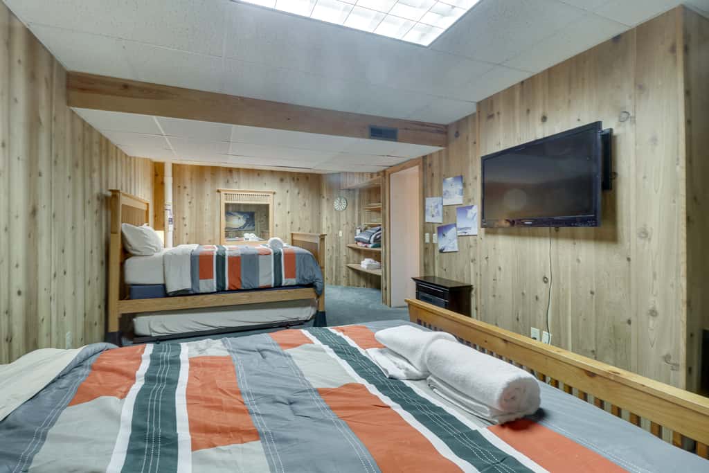 All-Season Fun! Wintergreen Resort Condo w/ Views