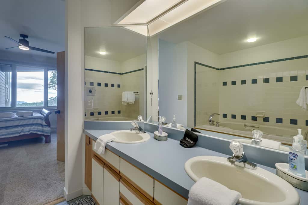 All-Season Fun! Wintergreen Resort Condo w/ Views