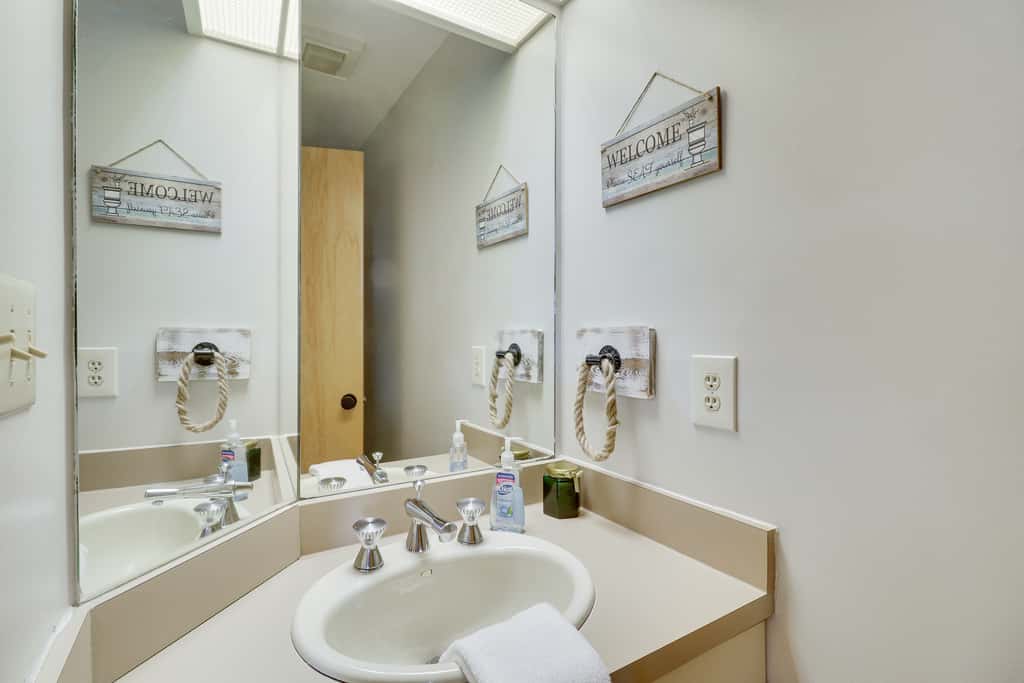 All-Season Fun! Wintergreen Resort Condo w/ Views