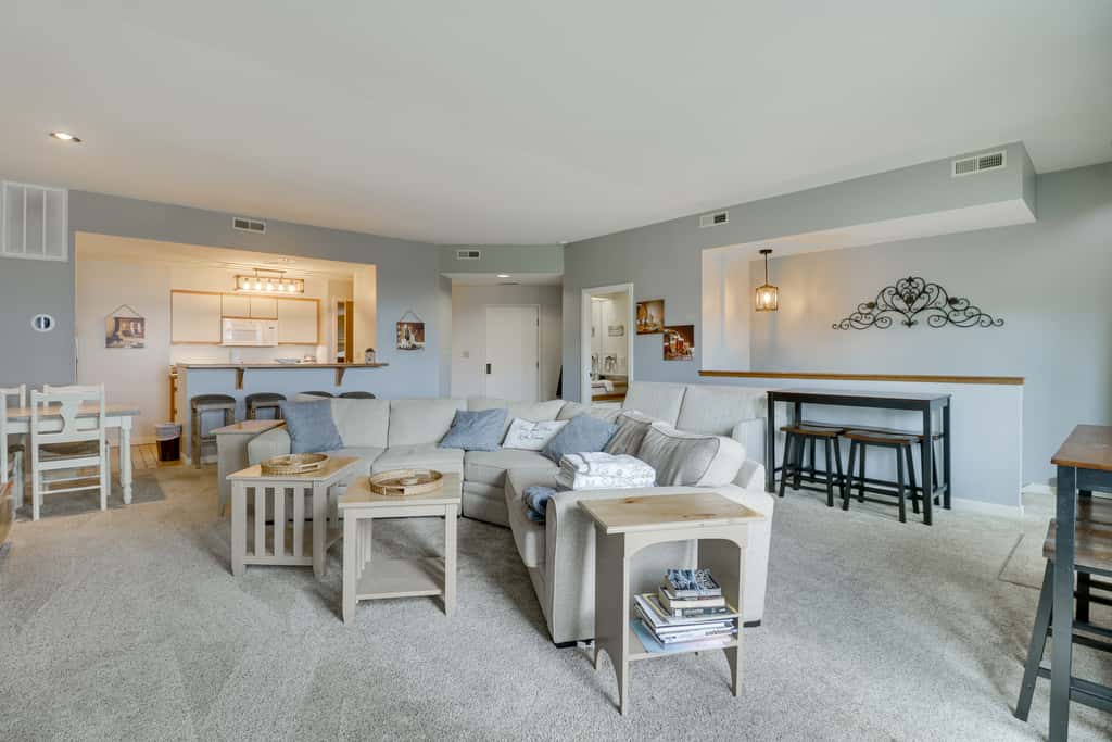 All-Season Fun! Wintergreen Resort Condo w/ Views