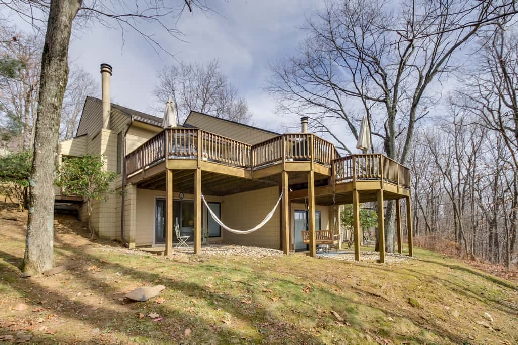 Wintergreen Resort Getaway w/ Deck, Mountain View!