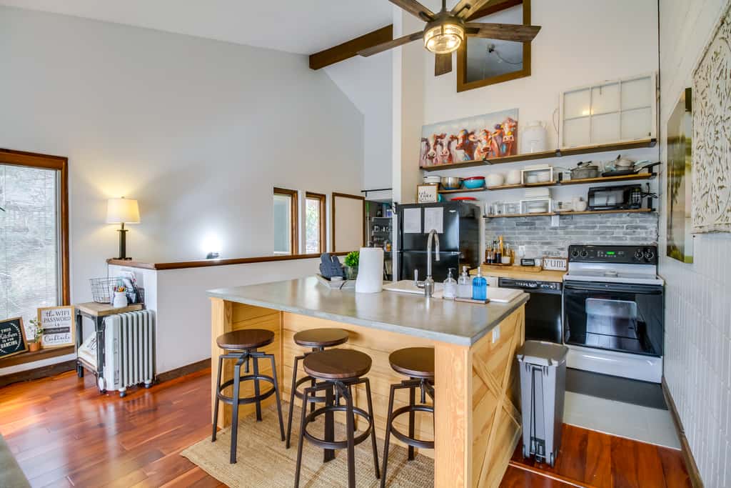 Wintergreen Resort Getaway w/ Deck, Mountain View!