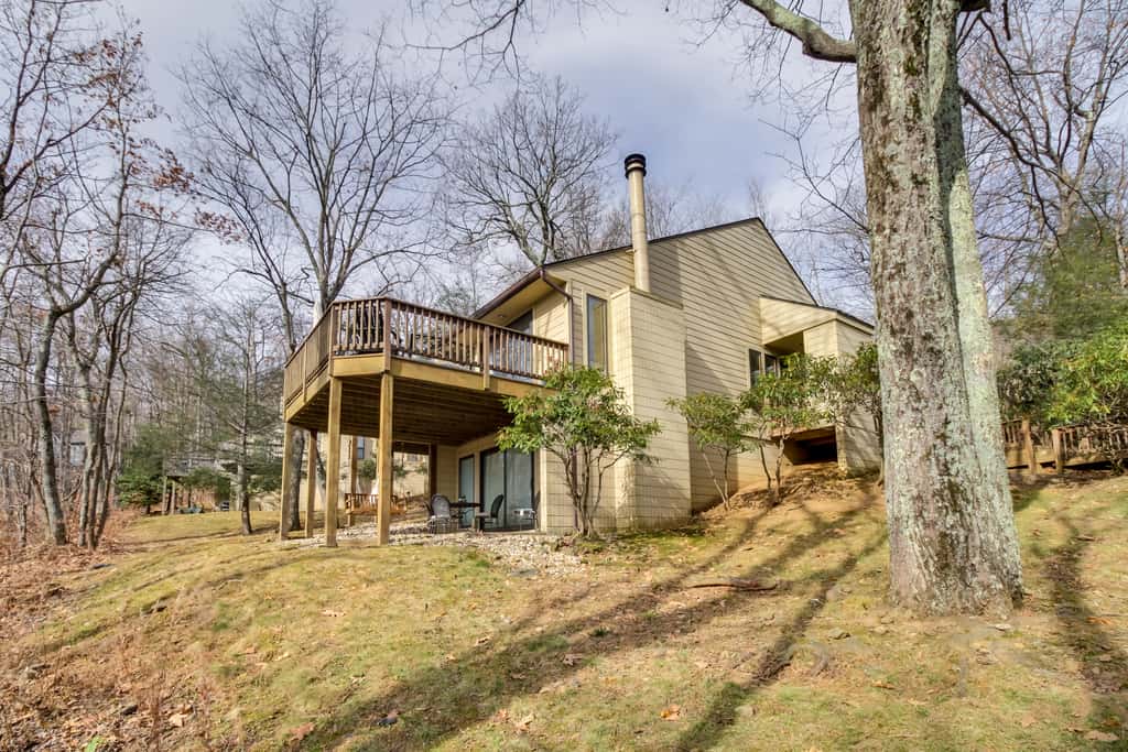 Wintergreen Resort Getaway w/ Deck, Mountain View!