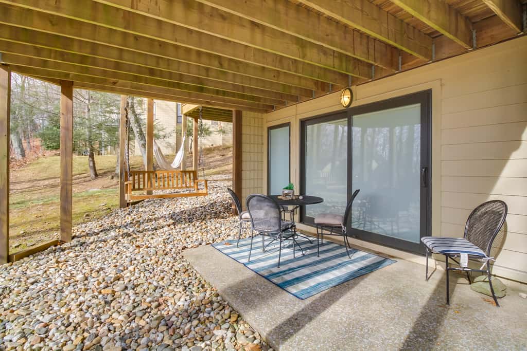 Wintergreen Resort Getaway w/ Deck, Mountain View!
